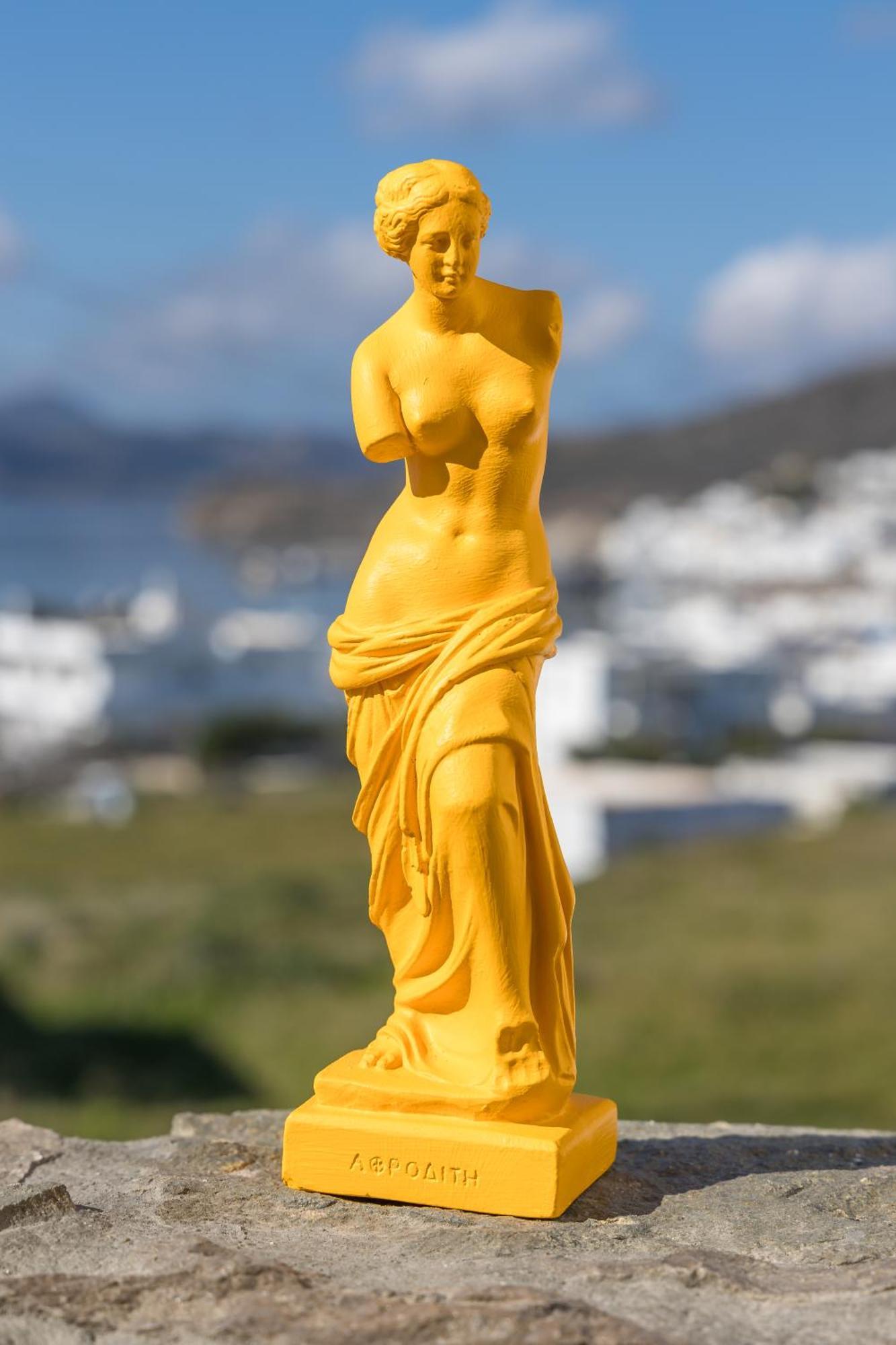 Afroessa Milos Adamantas  Exteriör bild